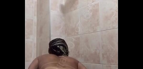  Narizinho trans dançando pela no banheiro, narizinho shemale Brazilian dancing naked in the bathroom.